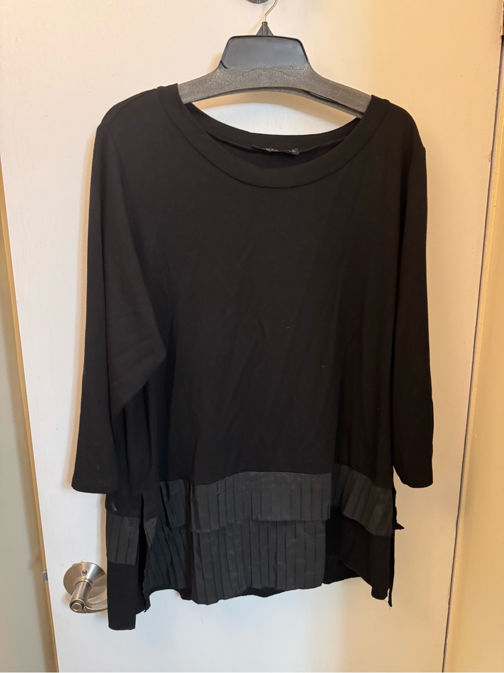 Luukaa Black Long Sleeve Top with Pleated Hem